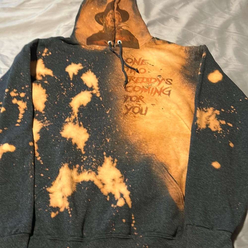 COPY - Sweatshirt Halloween Themed
